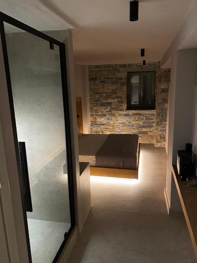 Ej Boutique Suites Milína Extérieur photo